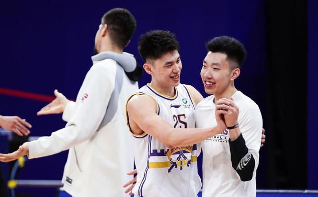 国产精品久久久尹人香蕉
